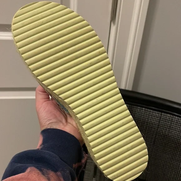 Kate Spade used snake print wedges. - Picture 3 of 3